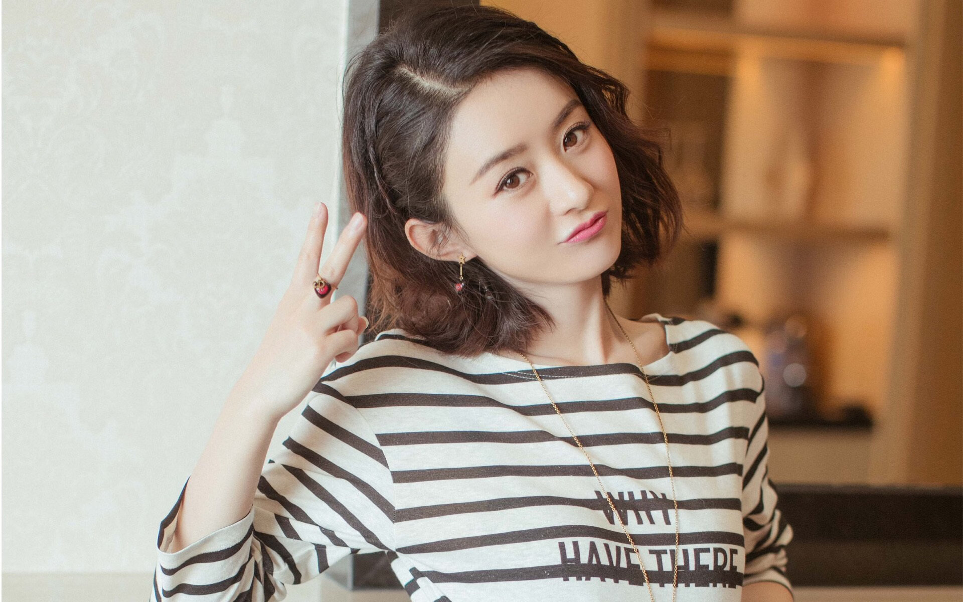 克罗地亚队在巴黎奥运会手球比赛中以34_22击败阿尔及利亚队，克罗地亚国家队赞助