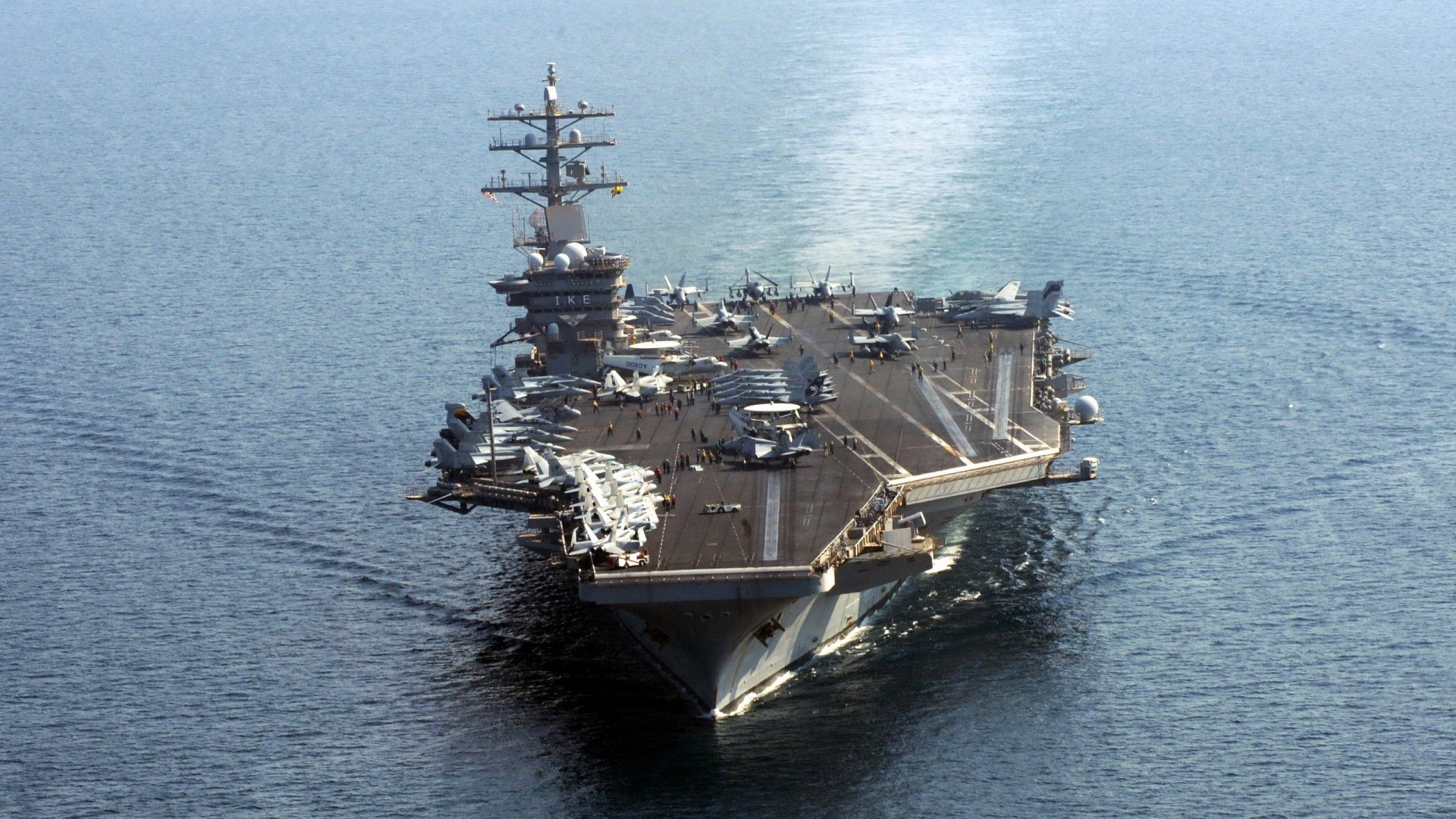 开云kaiyun-河床篮板球表现抢眼，河床队球衣演变