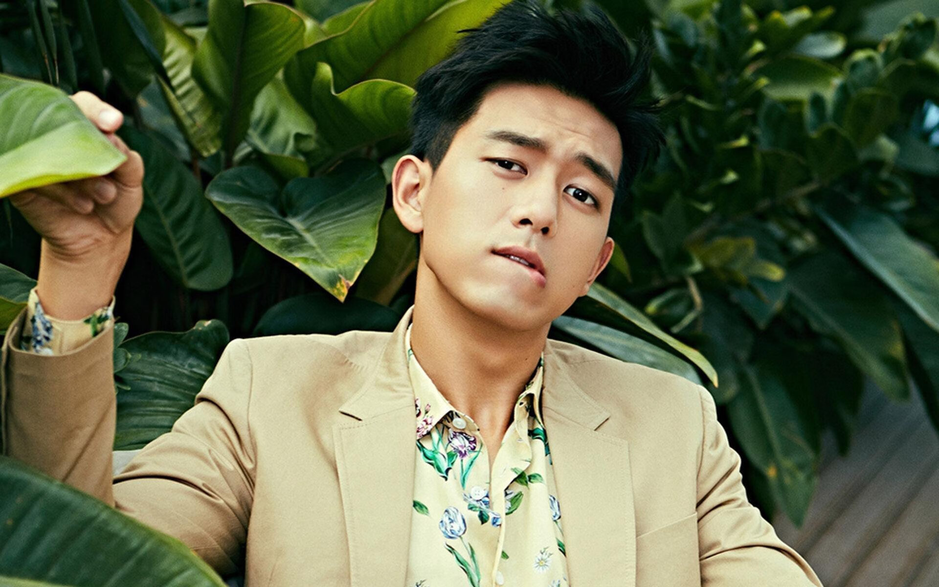 开云kaiyun-荷兰双人跳水组合发挥亮眼，荷兰跳水运动员